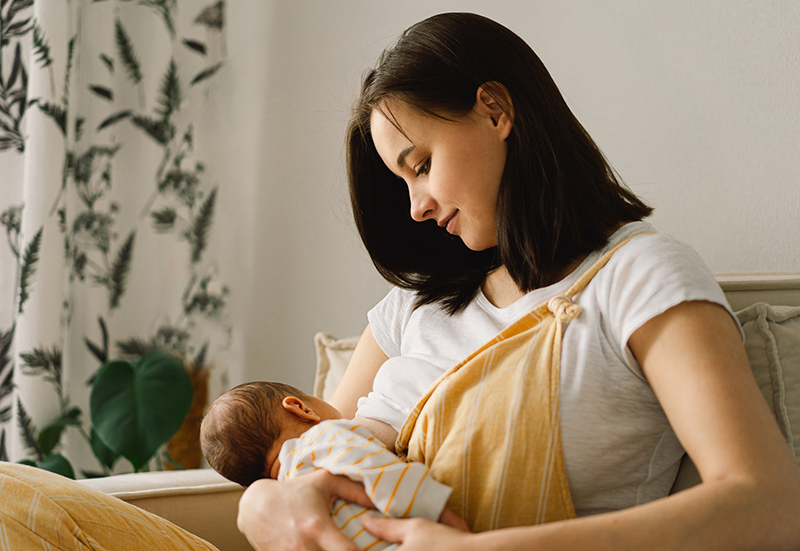 La lactancia materna es buena para la madre y el niño